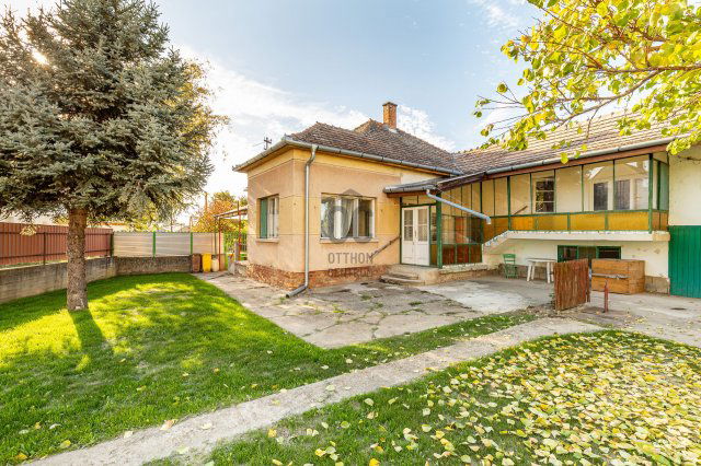 Eladó családi ház, Szegeden 72 M Ft, 5 szobás