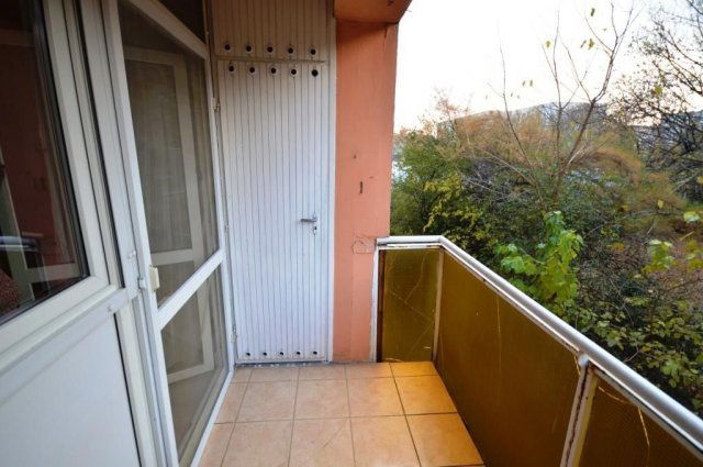 Eladó panellakás, Százhalombattán, Irinyi János utcában