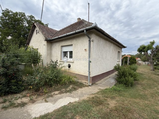 Eladó családi ház, Kókán 34.2 M Ft, 3 szobás