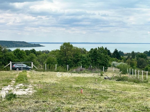 Eladó telek, Balatonalmádiban 79.9 M Ft / költözzbe.hu