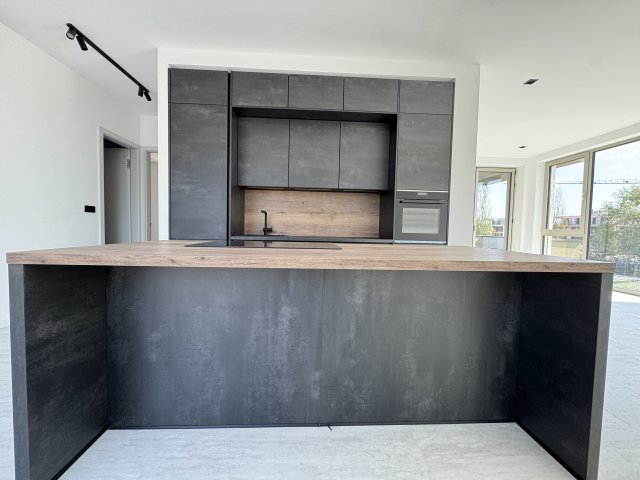 Eladó téglalakás, Balatonalmádiban 165 M Ft, 3 szobás