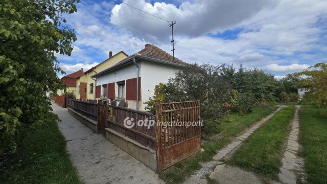 Eladó családi ház, Nádudvaron 23.5 M Ft, 2 szobás