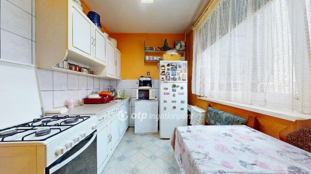 Eladó panellakás, Tiszaújvárosban 28.99 M Ft, 2 szobás