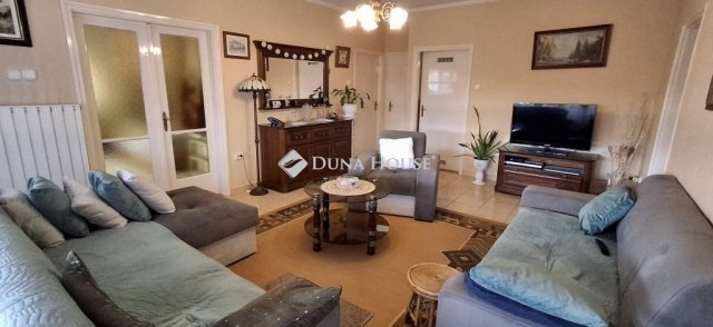 Eladó családi ház, Dabason 98.9 M Ft, 4 szobás