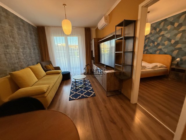 Kiadó téglalakás, albérlet, VIII. kerületben, Corvin sétányon