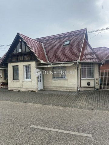 Eladó üzlethelyiség, Komáromban 17.99 M Ft, 1 szobás