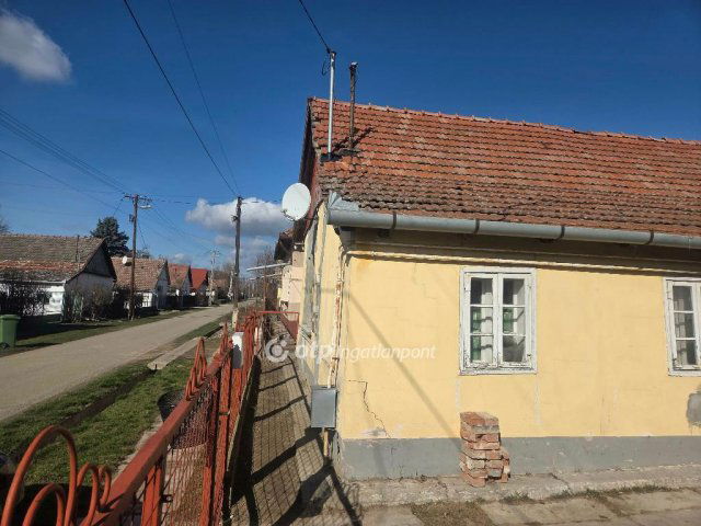 Eladó családi ház, Tiszagyendán 9 M Ft, 1+1 szobás