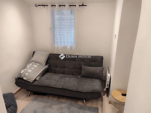 Eladó téglalakás, Budapesten, VI. kerületben 35 M Ft, 1 szobás