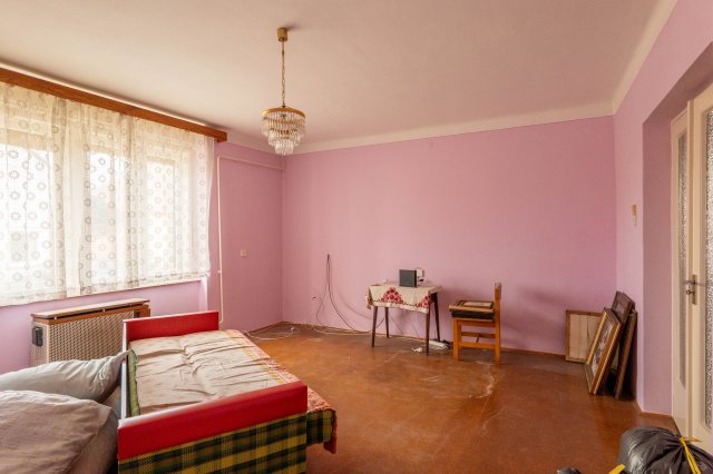 Eladó családi ház, Kiskunfélegyházán 36.9 M Ft, 6 szobás