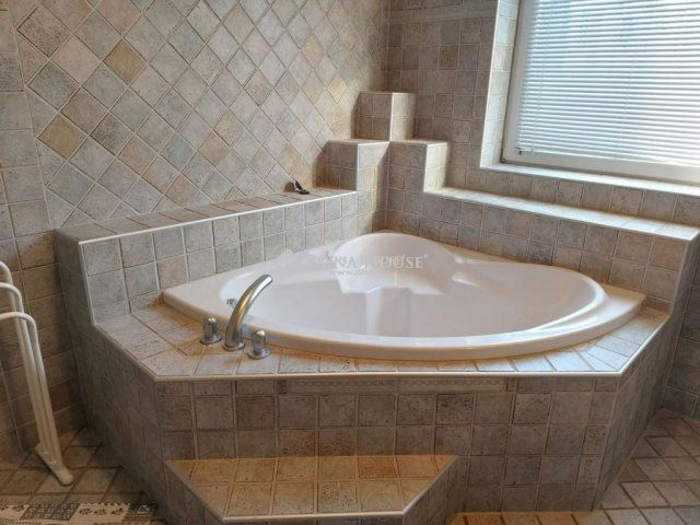 Kiadó téglalakás, albérlet, Kecskeméten 210 E Ft / hó