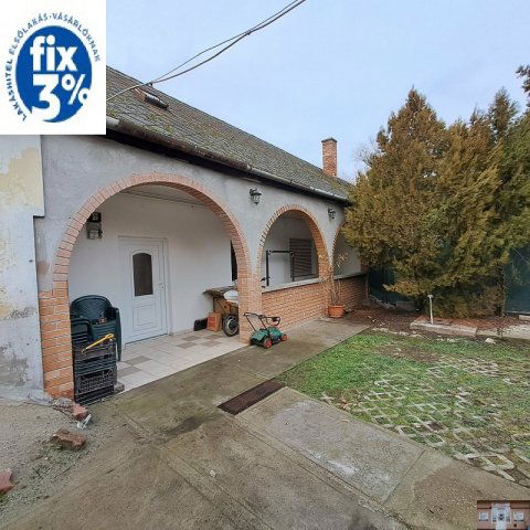 Eladó családi ház, Monoron 32.9 M Ft, 1 szobás