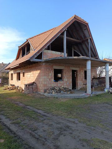Eladó családi ház, Tahitótfalun 49.9 M Ft, 4 szobás
