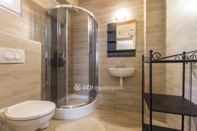 Eladó hotel, Balatonfenyvesen 369 M Ft / költözzbe.hu