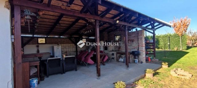 Eladó családi ház, Isaszegen 99.9 M Ft, 7 szobás