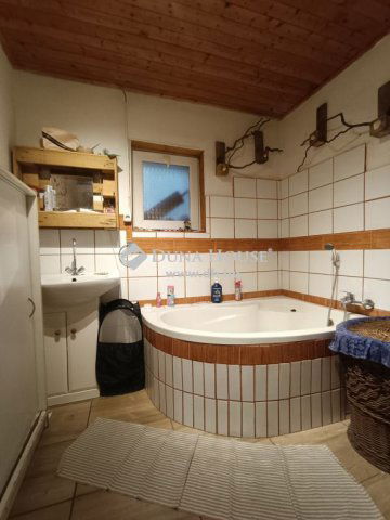 Eladó családi ház, Százhalombattán 72 M Ft, 4+1 szobás