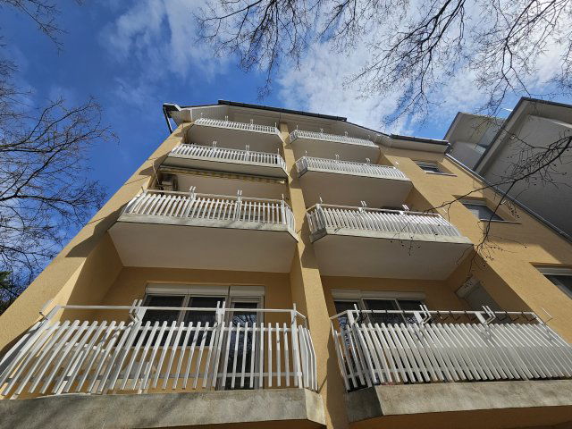 Eladó téglalakás, Debrecenben, Komlóssy úton 84.9 M Ft