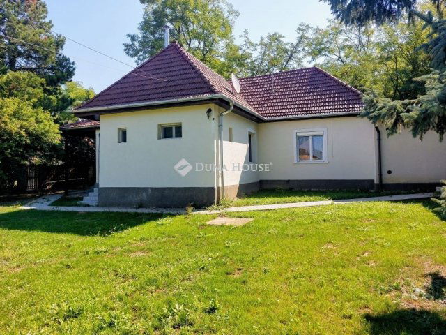 Eladó családi ház, Pencen 75 M Ft, 3 szobás