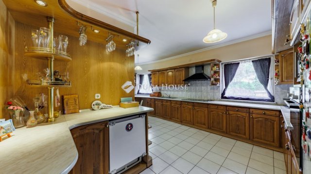 Eladó családi ház, Dunaújvárosban, Gőzmalom utcában 219 M Ft