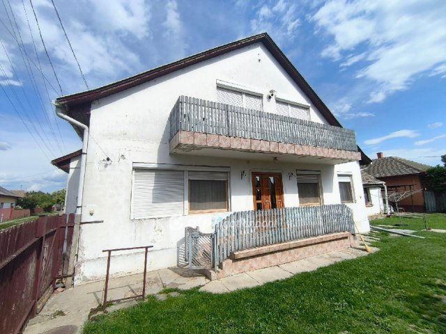 Eladó családi ház, Mezőtúron 37 M Ft, 3+1 szobás