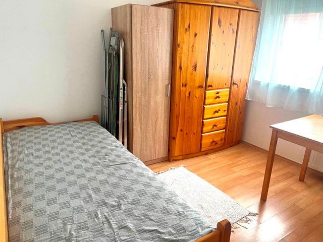 Kiadó téglalakás, albérlet, Pécsett 220 E Ft / hó, 2+1 szobás