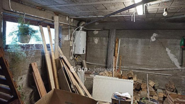 Eladó családi ház, Jászfényszarun 45.9 M Ft, 5 szobás