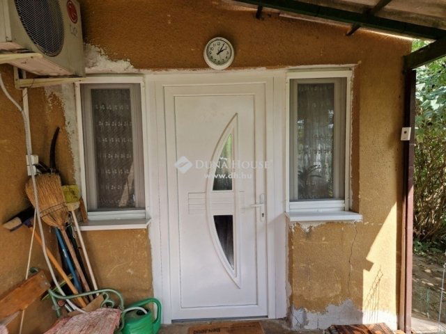 Eladó családi ház, Kerepesen 42 M Ft, 2 szobás