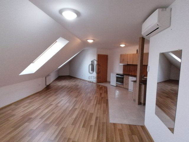 Kiadó téglalakás, albérlet, Kőszegen 175 E Ft / hó, 3 szobás