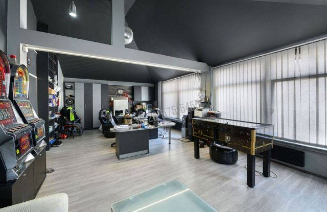 Eladó ipari ingatlan, Budapesten, XV. kerületben 240 M Ft