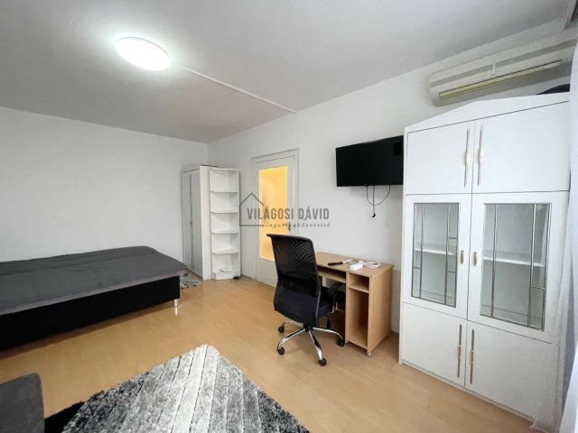 Kiadó panellakás, albérlet, Debrecenben 215 E Ft / hó, 2 szobás