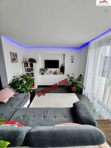 Eladó családi ház, Dunaújvárosban 129 M Ft, 4 szobás