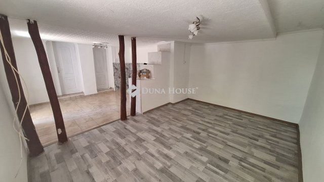 Eladó családi ház, Sárbogárdon 27.9 M Ft, 2 szobás