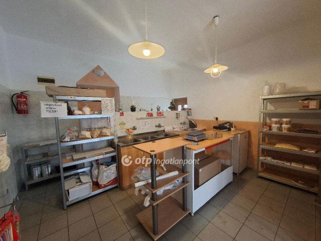 Eladó üzlethelyiség, Kerecsenden 40 M Ft / költözzbe.hu