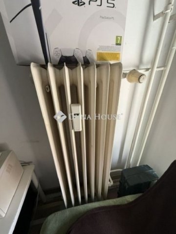 Eladó panellakás, Pécsett 54.5 M Ft, 3 szobás