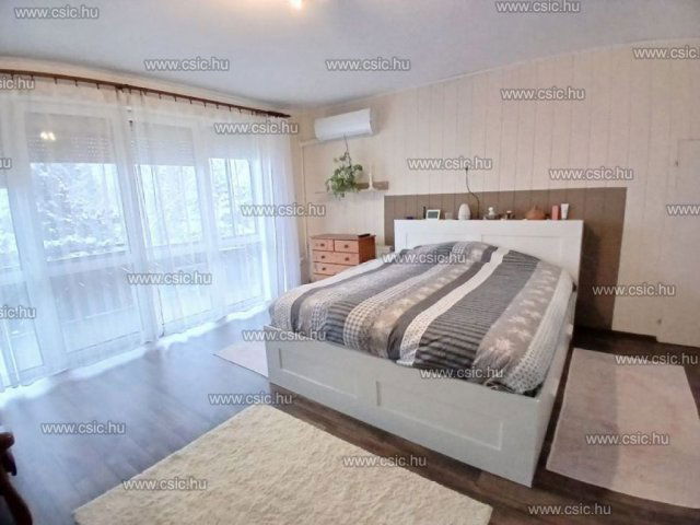 Eladó családi ház, Pilisszentkereszten 119 M Ft, 5 szobás