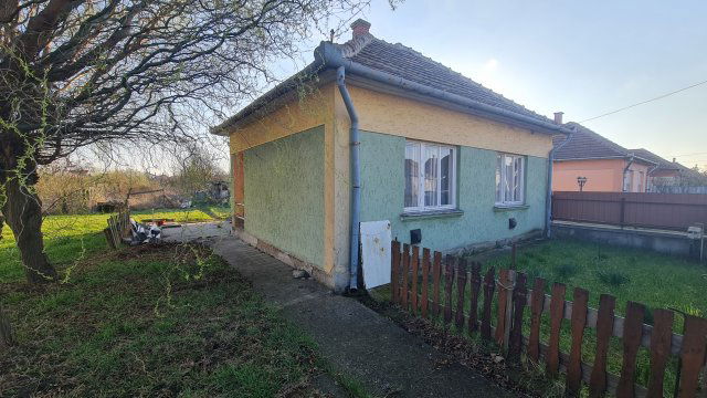 Eladó családi ház, Jászárokszálláson 13.99 M Ft, 2 szobás