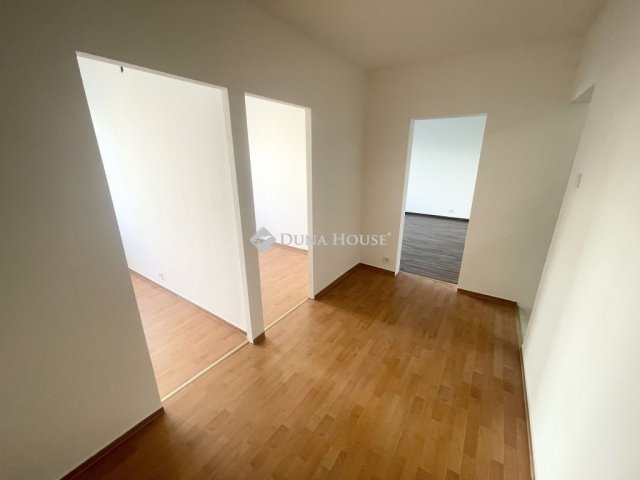 Eladó panellakás, Budapesten, XVII. kerületben 62.99 M Ft