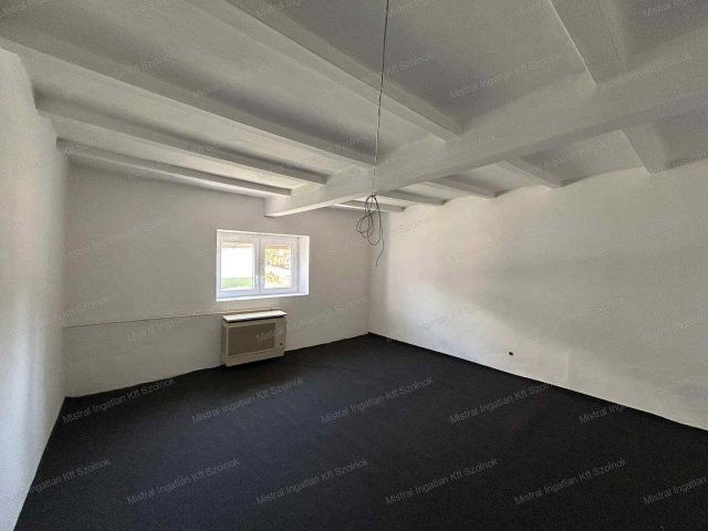 Eladó családi ház, Rákóczifalván 18.5 M Ft, 3 szobás