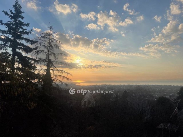 Eladó nyaraló, Csopakon 249 M Ft, 3 szobás / költözzbe.hu