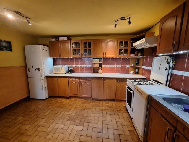 Eladó családi ház, Szegeden, Bajmóci utcában 63 M Ft, 6 szobás