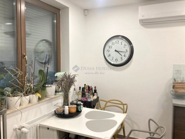 Eladó hotel, Sopronban 380 M Ft, 13 szobás / költözzbe.hu