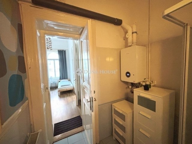 Eladó téglalakás, Budapesten, VI. kerületben 112 M Ft, 3 szobás