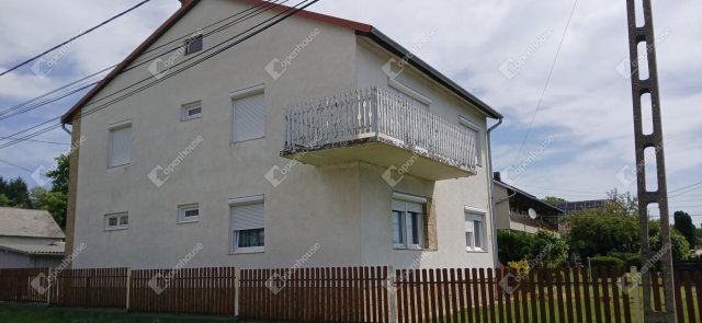 Eladó családi ház, Zalalövőn 49.9 M Ft, 6 szobás