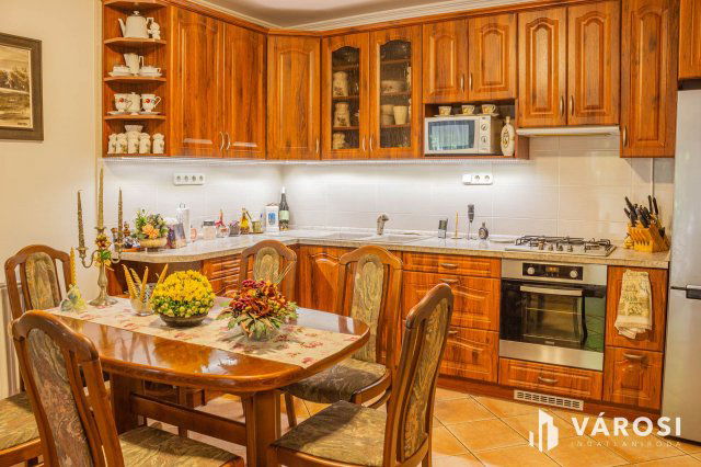 Eladó téglalakás, Szegeden 64.9 M Ft, 2 szobás