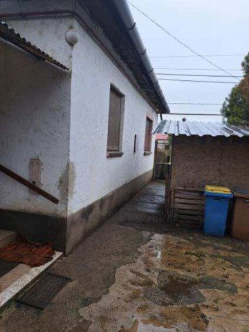 Eladó családi ház, Hatvanban 33 M Ft, 4 szobás