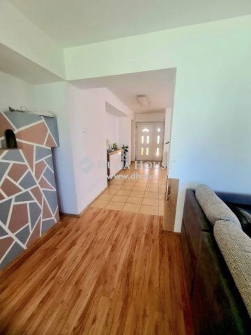 Eladó családi ház, Szőkén 59.99 M Ft, 3+1 szobás
