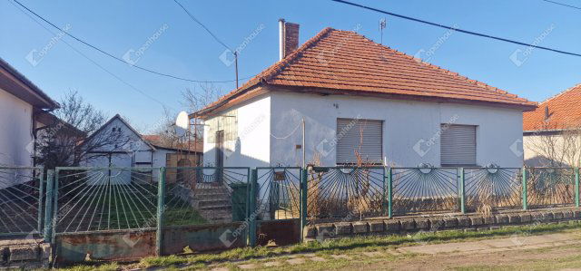 Eladó családi ház, Felsőzsolcán 21.9 M Ft, 3 szobás