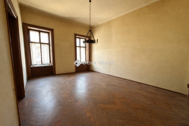 Eladó téglalakás, Budapesten, V. kerületben 179 M Ft, 2 szobás