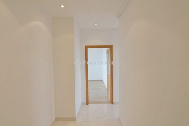 Eladó téglalakás, Kecskeméten 48 M Ft, 2 szobás