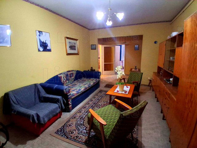 Eladó panellakás, Mosonmagyaróváron 42.9 M Ft, 2+1 szobás