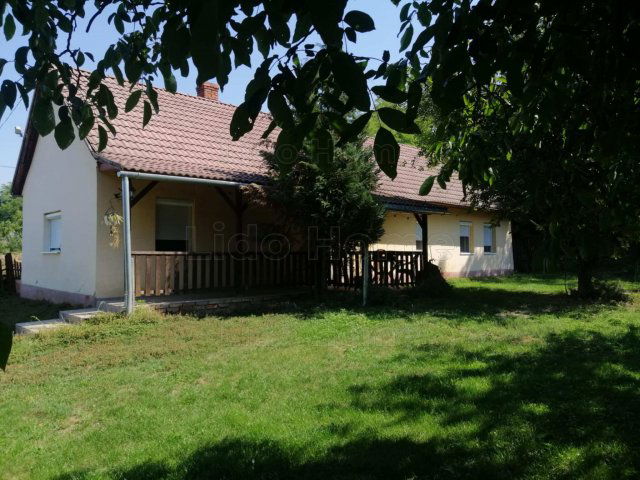 Eladó családi ház, Szőlősgyörökön 25.9 M Ft, 2 szobás